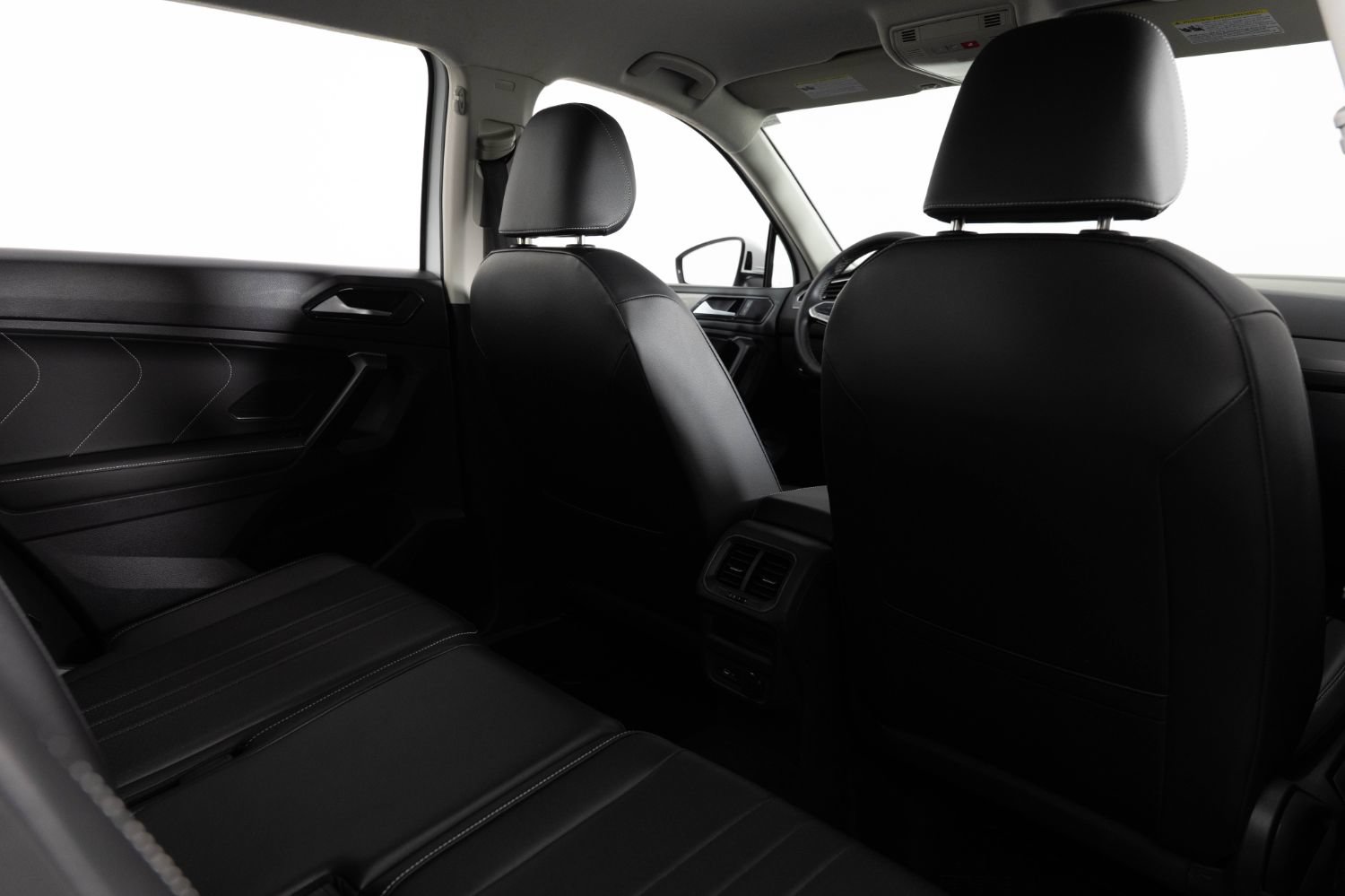 Used 2024 Volkswagen Tiguan SE AWD/4WD image 22