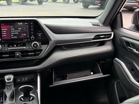 Used 2022 Toyota Highlander XSE image 35