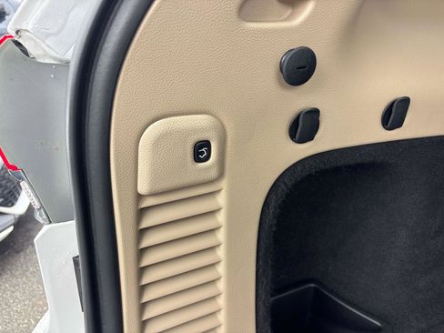 Certified 2019 Jeep Grand Cherokee Limited image 16