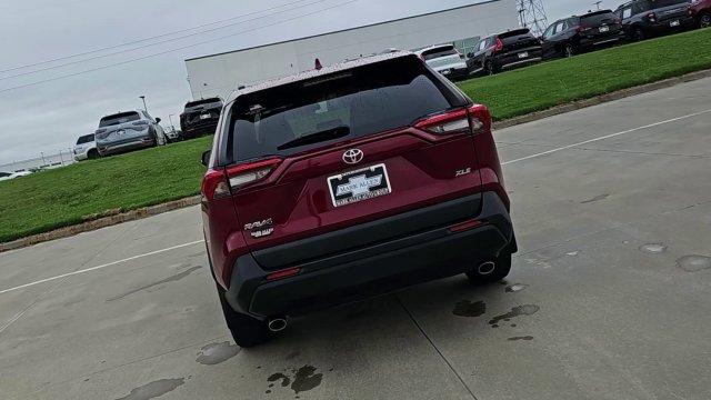 Used 2024 Toyota RAV4 XLE FWD image 7