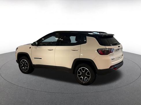 Used 2025 Jeep Compass Trailhawk image 10