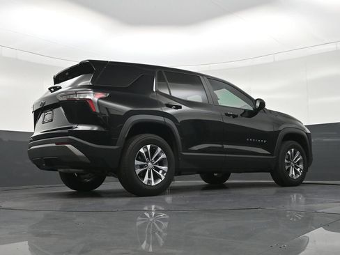 Used 2025 Chevrolet Equinox LT w/ Safety and Technology Package FWD image 28