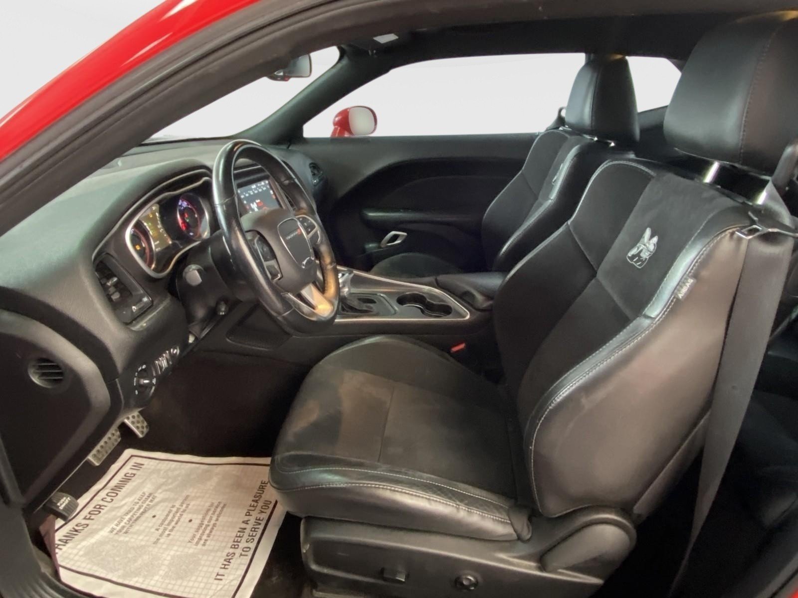 Used 2018 Dodge Challenger R/T Scat Pack w/ Leather Interior Group RWD image 16