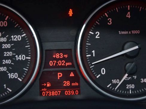 Used 2013 BMW 328i Convertible image 31