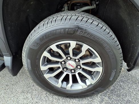 Used 2022 GMC Sierra 1500 AT4 image 9