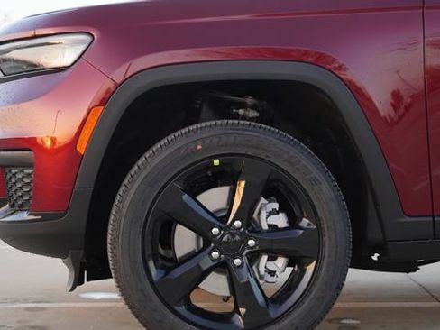 New 2025 Jeep Grand Cherokee L Altitude image 5