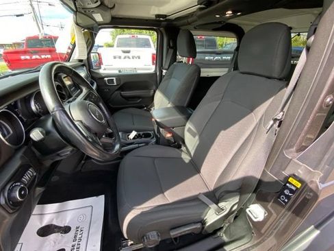 Used 2020 Jeep Wrangler Sport AWD/4WD image 12