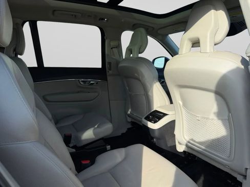 Used 2020 Volvo XC90 T6 Momentum w/ Protection Package Premier AWD/4WD image 32