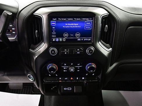 Used 2021 Chevrolet Silverado 1500 LT image 25