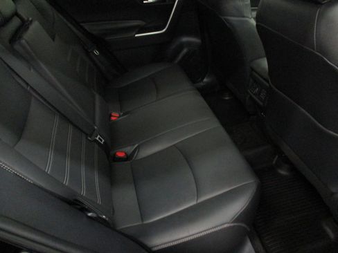 Used 2021 Toyota RAV4 XLE Premium image 12