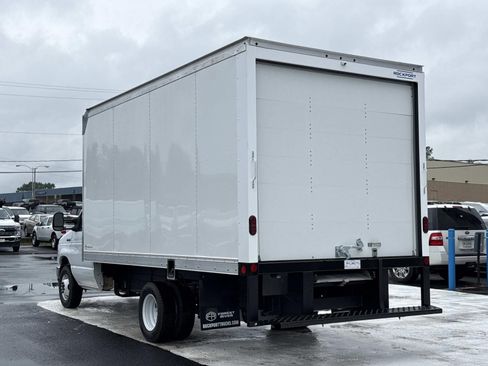 New 2027 Ford E-350 and Econoline 350 Super Duty w/ Power Equipment Group RWD image 5