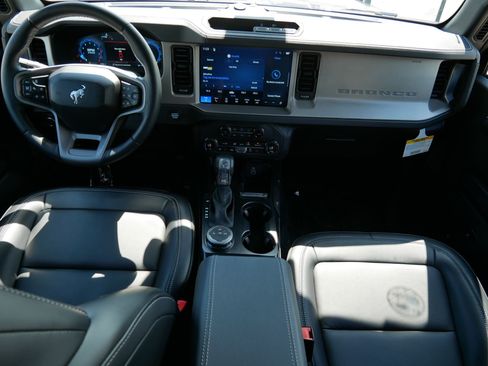 Used 2026 Ford Bronco Outer Banks AWD/4WD image 10