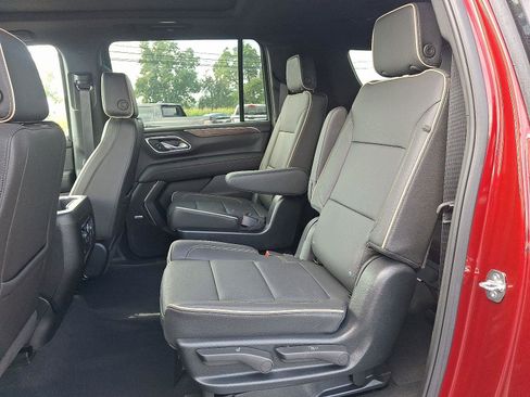 Used 2024 Chevrolet Suburban Premier w/ Premium Package image 10