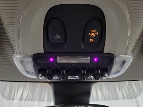 Used 2020 MINI Cooper Clubman S w/ Signature Upholstery Package image 21