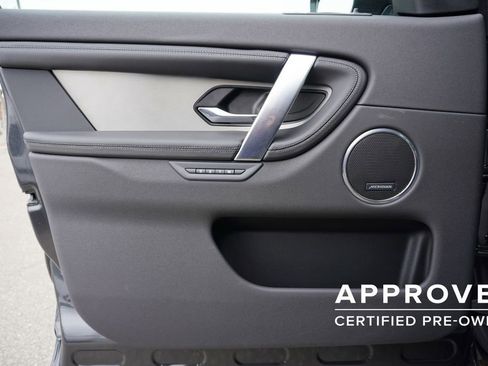 Used 2025 Land Rover Discovery Sport Dynamic SE image 17