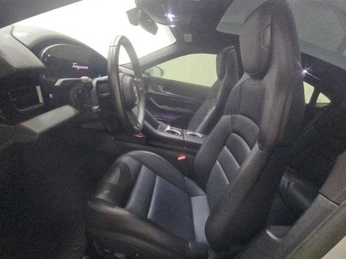 Used 2022 Porsche Taycan image 7