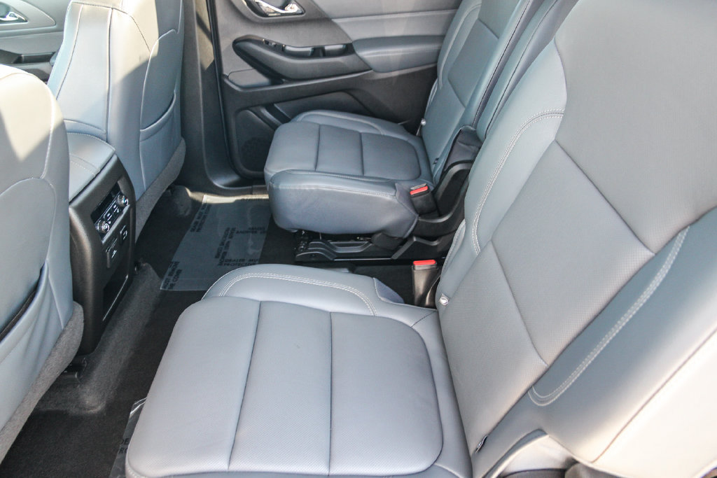 Used 2018 Chevrolet Traverse Premier w/ Driver Confidence II Package FWD image 19