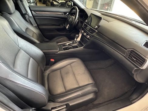 Used 2018 Honda Accord Sport image 11