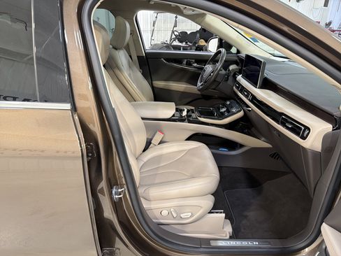 Used 2022 Lincoln Nautilus Reserve image 14