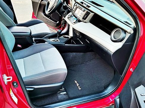 Used 2015 Toyota RAV4 XLE image 15