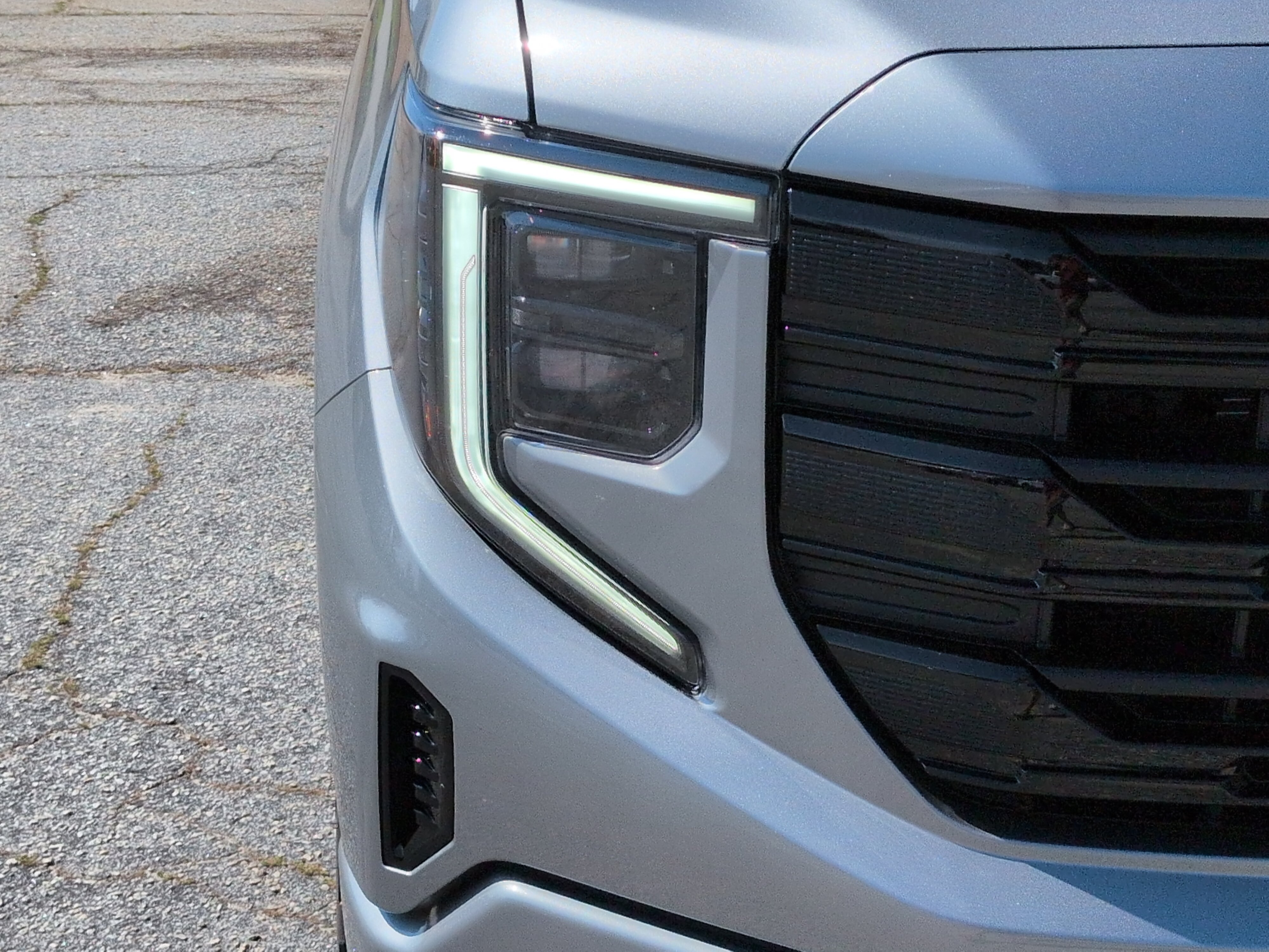 Used 2024 GMC Sierra 1500 Elevation AWD/4WD image 8