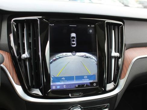 Used 2023 Volvo S60 T8 Plus image 24