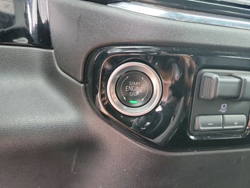 Used 2025 GMC Sierra 1500 SLT RWD image 11