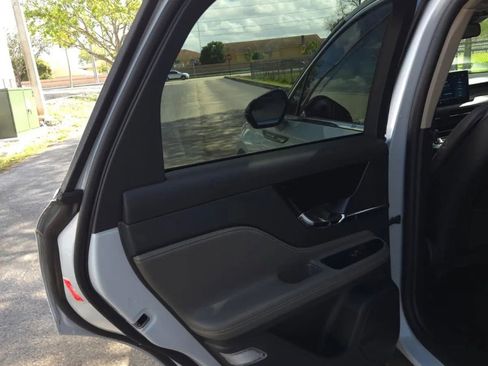 Used 2025 Lincoln Corsair FWD image 13