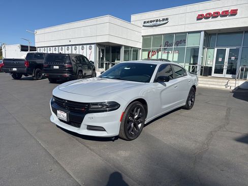 Used 2021 Dodge Charger SXT w/ Blacktop Package image 3