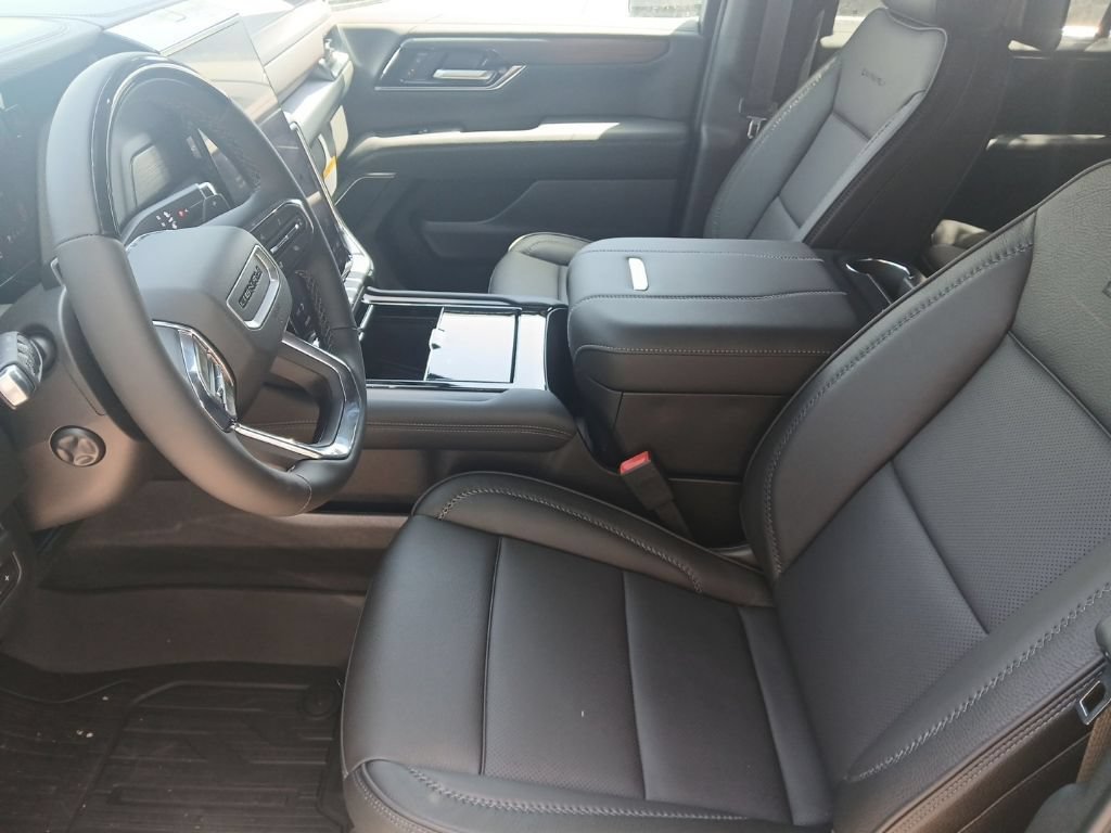New 2026 GMC Yukon Denali w/ Denali Reserve Package AWD/4WD image 9