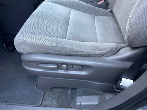 Used 2016 Honda Odyssey EX image 6