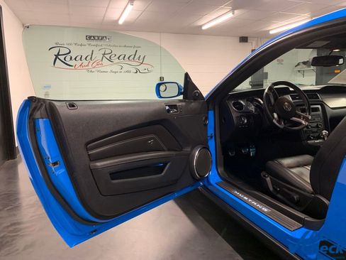 Used 2010 Ford Mustang GT image 36