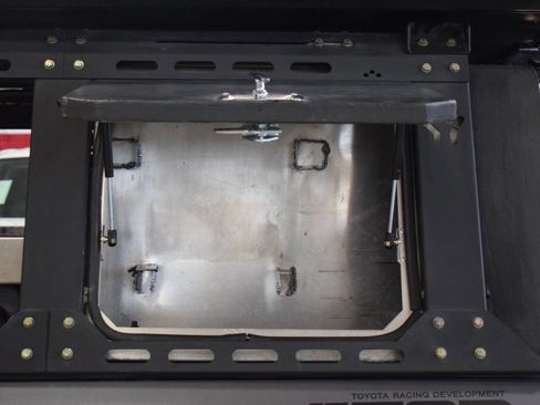 Used 2017 Toyota Tacoma TRD Off-Road image 18