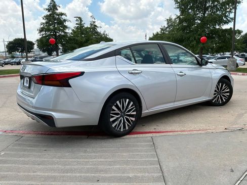 Used 2025 Nissan Altima 2.5 SV FWD image 6