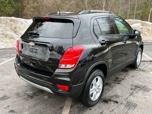 Used 2022 Chevrolet Trax LT w/ LT Convenience Package image 5