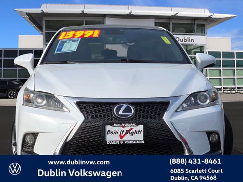 Used 2016 Lexus CT 200h image 2