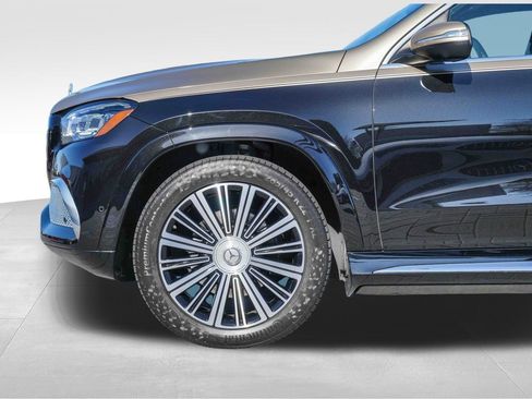 Used 2023 Mercedes-Benz Maybach GLS 600 4MATIC image 10