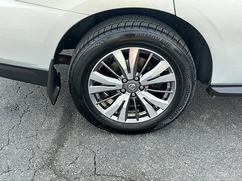 Used 2019 Nissan Pathfinder S image 9