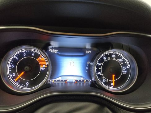 Used 2019 Jeep Cherokee Limited w/ Technology Group image 23