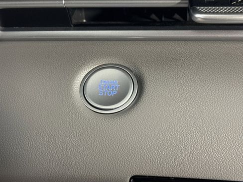 Used 2023 Hyundai Elantra SEL image 34