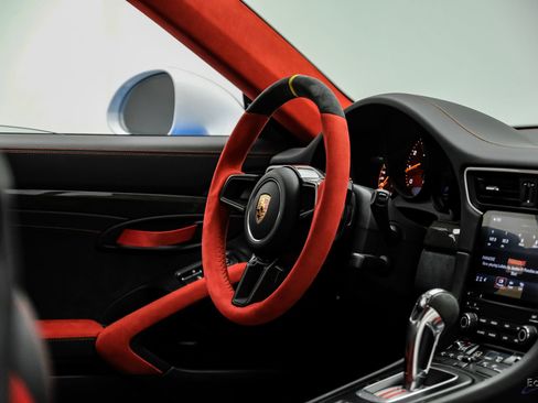 Used 2019 Porsche 911 GT2 RS RWD image 67