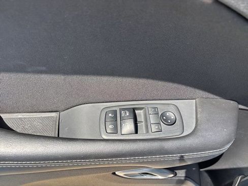Used 2019 Dodge Challenger SXT w/ Driver Convenience Group RWD image 15
