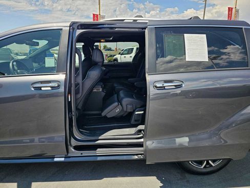 Certified 2025 Toyota Sienna Platinum AWD/4WD image 16