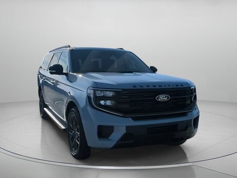 New 2026 Ford Expedition Max Platinum w/ Stealth Appearance Package AWD/4WD image 4