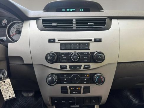 Used 2009 Ford Focus SES FWD image 14