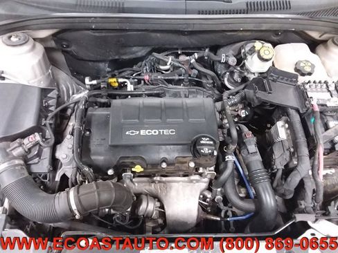 Used 2016 Chevrolet Cruze LT w/ Technology Package image 9