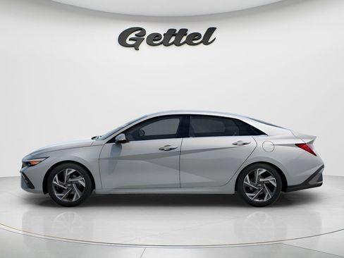 New 2026 Hyundai Elantra Limited FWD image 3