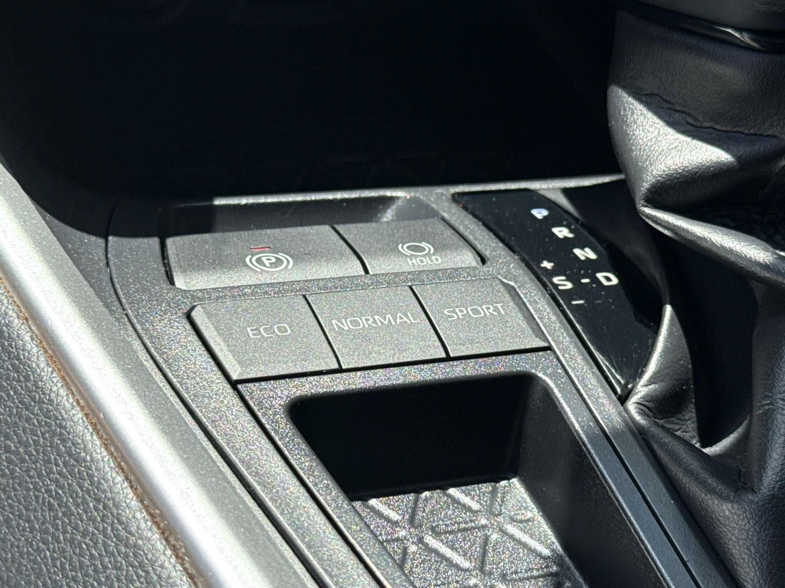 Used 2019 Toyota RAV4 XLE Premium w/ All Weather Liner Package FWD image 29