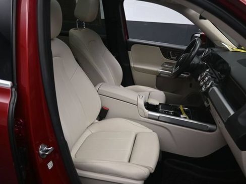 Used 2022 Mercedes-Benz GLB 250 image 28