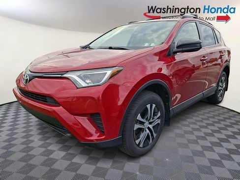 Used 2016 Toyota RAV4 LE AWD/4WD image 2